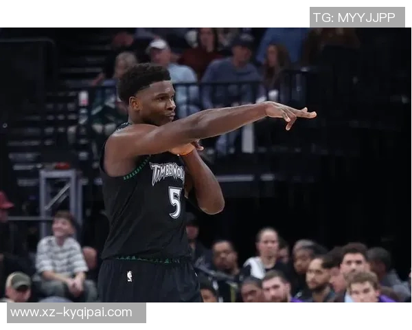 爱德华兹首节表现抢眼9投4中砍下12分并贡献前场板与防守数据